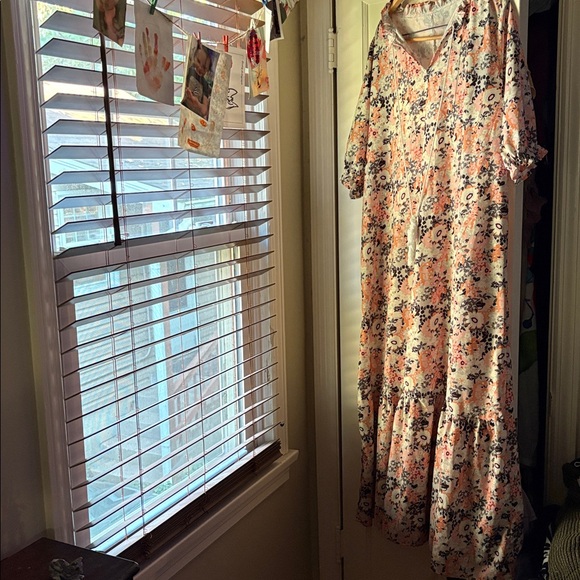 Floral peasant dress with ruffle sleeves - Picture 2 of 9